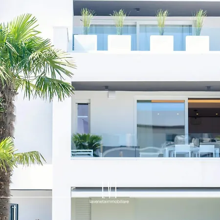 Oasisole Con Terrazza E Piscina