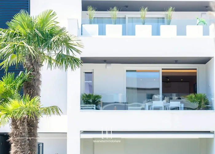 Oasisole Con Terrazza E Piscina